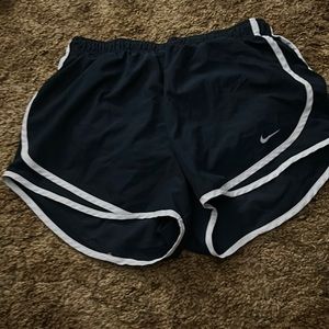 Used Size Large Nike Navy Shorts.